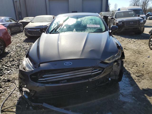 3FA6P0H71HR237704 - 2017 FORD FUSION SE GRAY photo 5