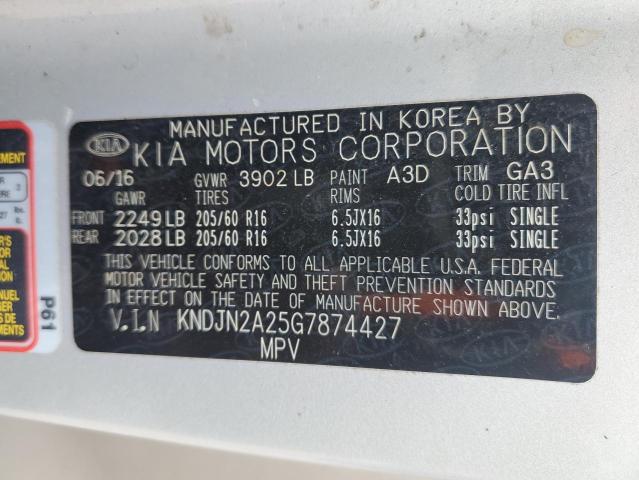 KNDJN2A25G7874427 - 2016 KIA SOUL SILVER photo 12