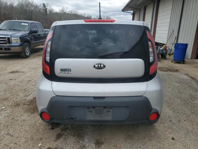 KNDJN2A25G7874427 - 2016 KIA SOUL SILVER photo 6