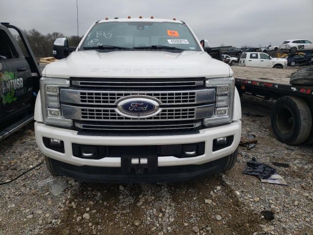 1FT8W4DTXHED07543 - 2017 FORD F450 SUPER DUTY WHITE photo 5