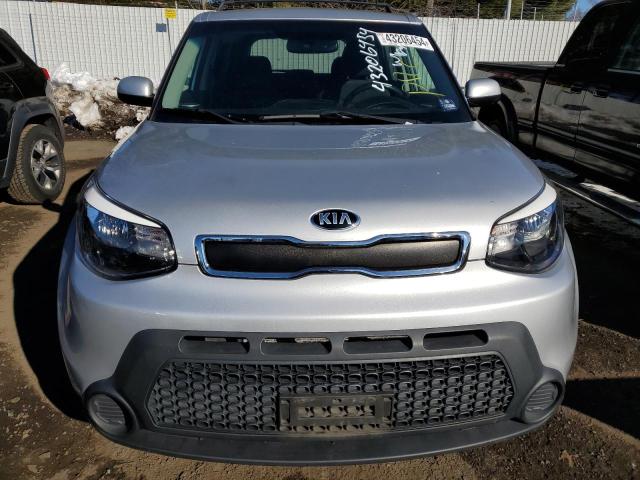 KNDJN2A23G7876404 - 2016 KIA SOUL SILVER photo 5