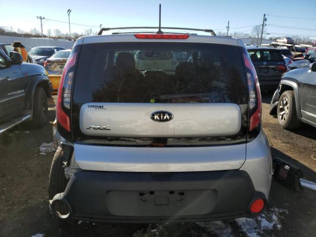 KNDJN2A23G7876404 - 2016 KIA SOUL SILVER photo 6