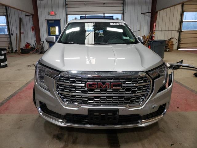 3GKALXEV3NL255569 - 2022 GMC TERRAIN DENALI SILVER photo 5