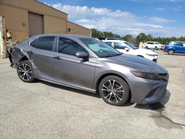 4T1B11HK6JU113927 - 2018 TOYOTA CAMRY L GRAY photo 4