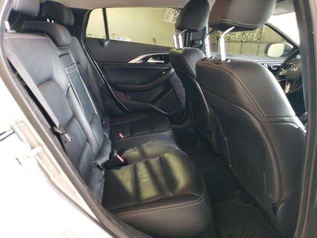 SJKCH5CP6HA038279 - 2017 INFINITI QX30 BASE SILVER photo 11