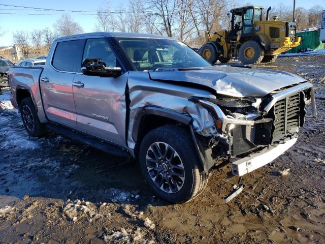 5TFJC5DBXPX014509 - 2023 TOYOTA TUNDRA CREWMAX LIMITED SILVER photo 4