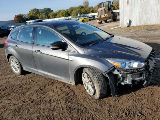 1FADP3K29GL269822 - 2016 FORD FOCUS SE GRAY photo 4