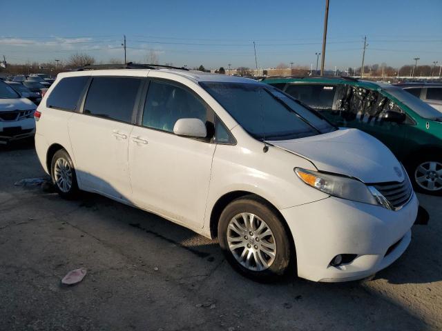 5TDYK3DC9ES411470 - 2014 TOYOTA SIENNA XLE WHITE photo 4