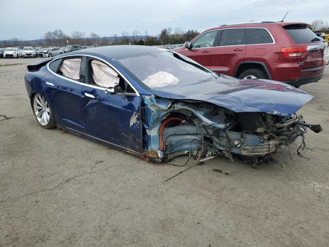 5YJSA1E29GF159035 - 2016 TESLA MODEL S BLUE photo 4