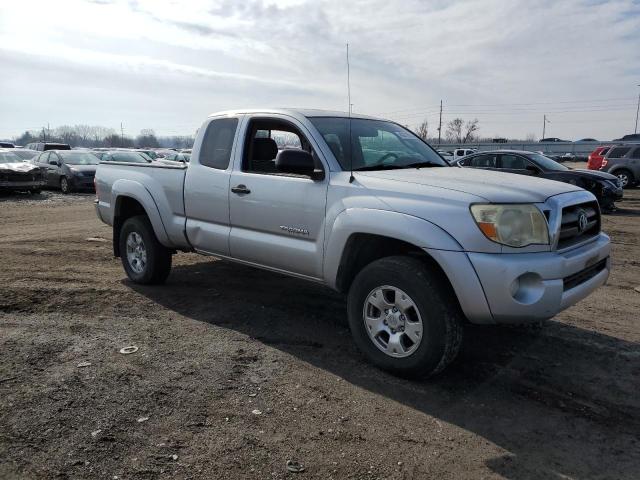 5TETU62NX7Z341719 - 2007 TOYOTA TACOMA PRERUNNER ACCESS CAB SILVER photo 4