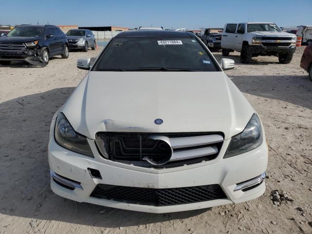 WDDGJ4HB4CF882256 - 2012 MERCEDES-BENZ C 250 WHITE photo 5