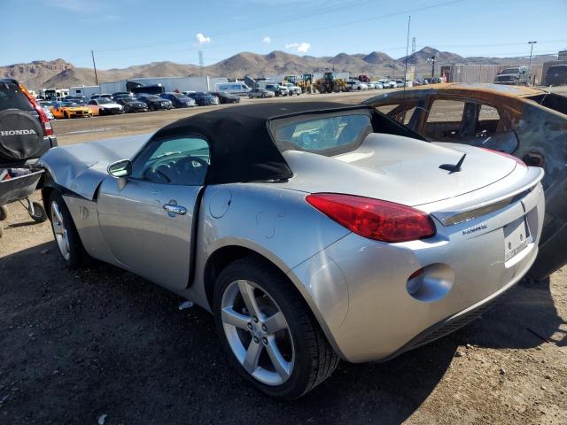 1G2MC35B98Y119476 - 2008 PONTIAC SOLSTICE SILVER photo 2