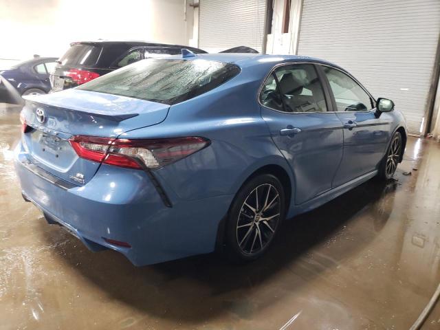 4T1G31AK5PU047180 - 2023 TOYOTA CAMRY SE NIGHT SHADE BLUE photo 3