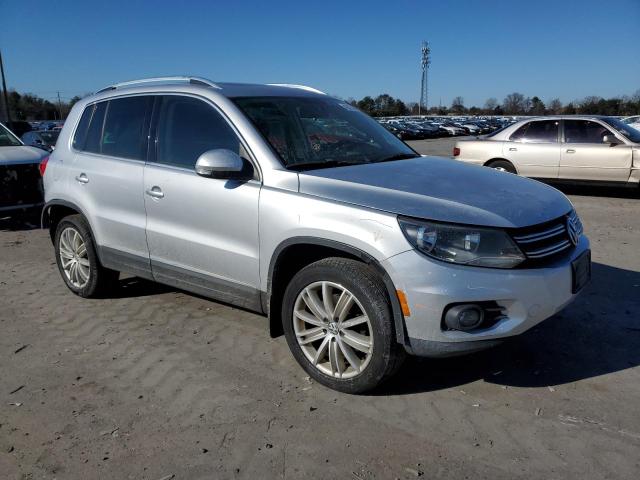 WVGBV3AX2DW077152 - 2013 VOLKSWAGEN TIGUAN S SILVER photo 4