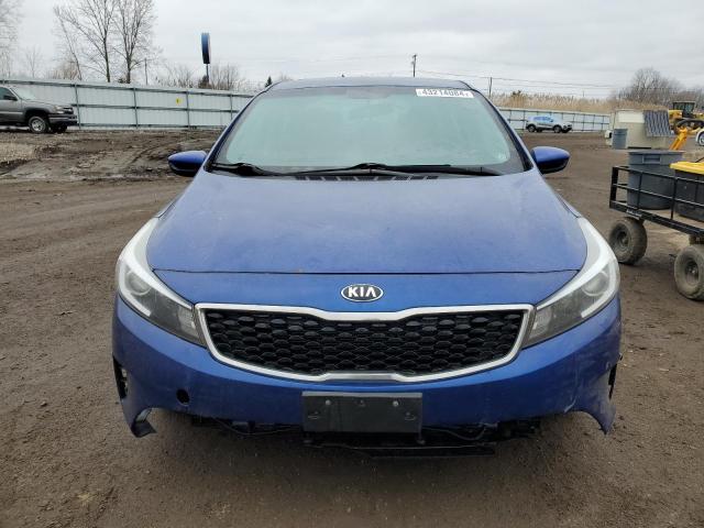 3KPFK4A78HE046380 - 2017 KIA FORTE LX BLUE photo 5