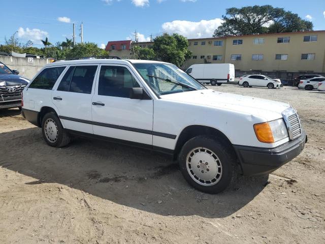 WDBEA90D1KF109141 - 1989 MERCEDES-BENZ 300 TE WHITE photo 4