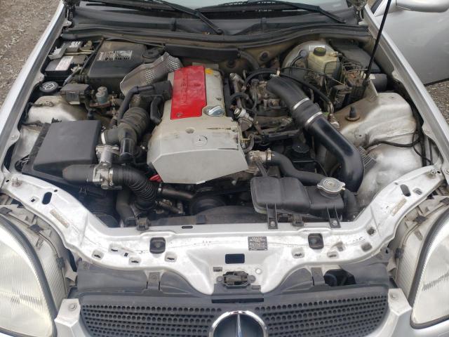 WDBKK47F4XF119826 - 1999 MERCEDES-BENZ SLK 230 KOMPRESSOR SILVER photo 11