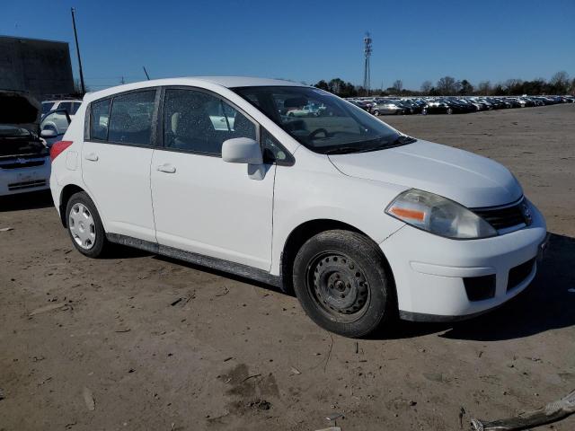 3N1BC13E09L478287 - 2009 NISSAN VERSA S WHITE photo 4