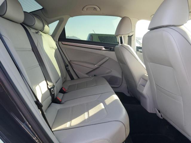 1VWDT7A3XHC052804 - 2017 VOLKSWAGEN PASSAT R-LINE ნაცრისფერი ფოტო 10