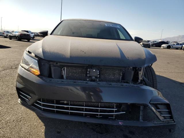 1VWDT7A3XHC052804 - 2017 VOLKSWAGEN PASSAT R-LINE ნაცრისფერი ფოტო 5