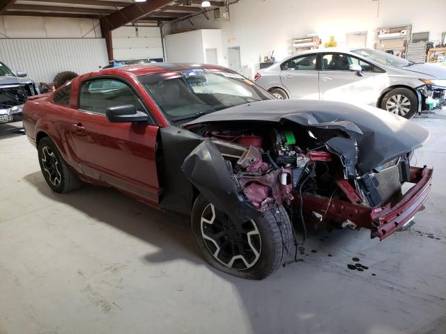1ZVHT80NX85112367 - 2008 FORD MUSTANG RED photo 4