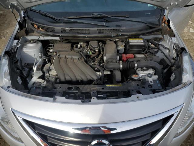 3N1CN7AP4JL815683 - 2018 NISSAN VERSA S SILVER photo 11