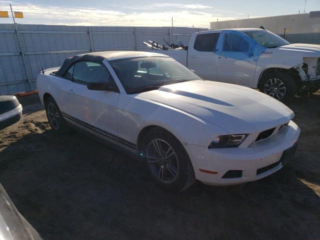 1ZVBP8EMXC5203691 - 2012 FORD MUSTANG WHITE photo 4