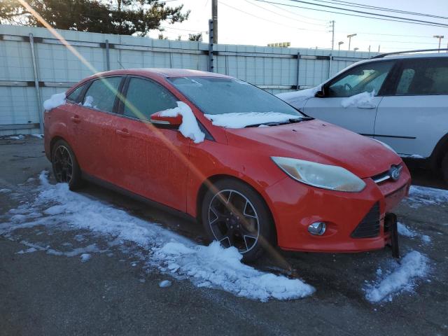 1FADP3F26EL264553 - 2014 FORD FOCUS SE RED photo 4