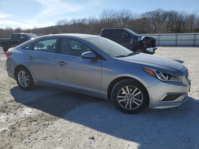 5NPE24AF6HH497497 - 2017 HYUNDAI SONATA SE SILVER photo 4