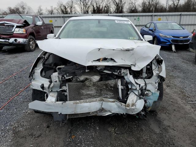 1G11C5SA7DU150242 - 2013 CHEVROLET MALIBU 1LT WHITE photo 5