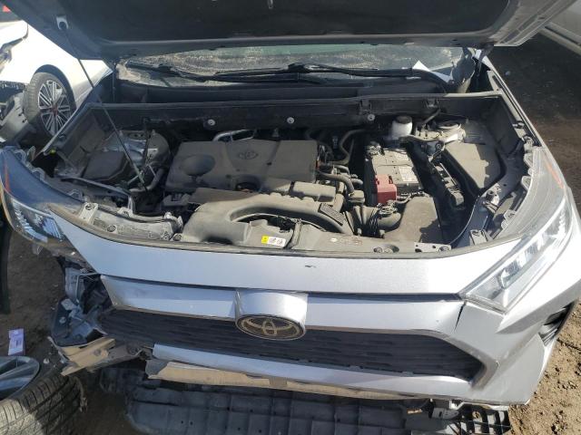 2T3P1RFV1LC068800 - 2020 TOYOTA RAV4 XLE SILVER photo 12