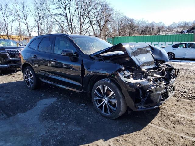 YV4L12RL2R1777139 - 2024 VOLVO XC60 PLUS BLACK photo 4