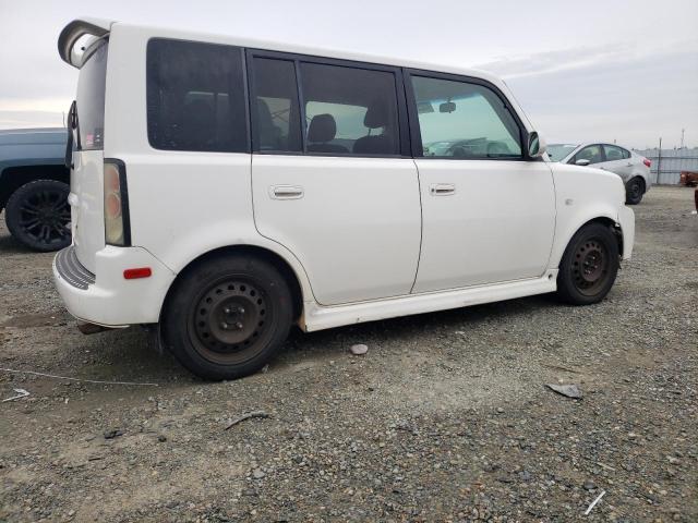 JTLKT334454017887 - 2005 TOYOTA SCION XB WHITE photo 3