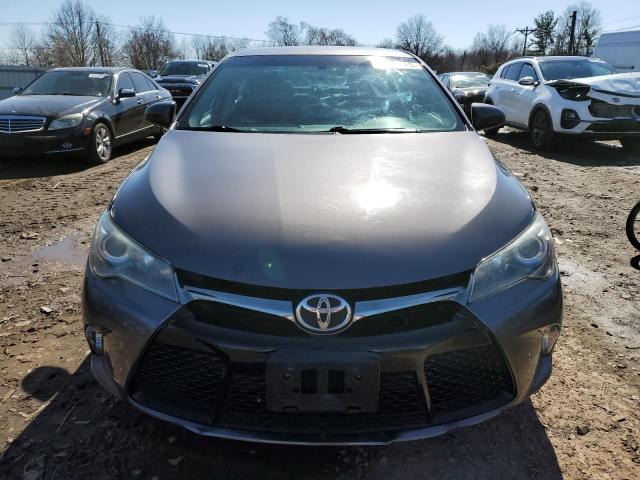 4T1BF1FK6HU641255 - 2017 TOYOTA CAMRY LE GRAY photo 5