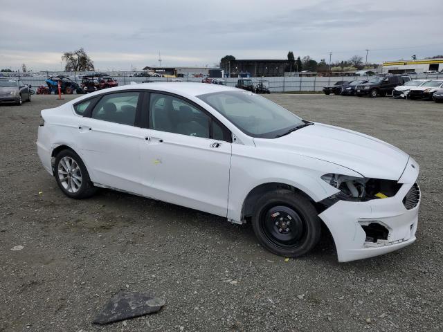 3FA6P0HD6KR202041 - 2019 FORD FUSION SE WHITE photo 4