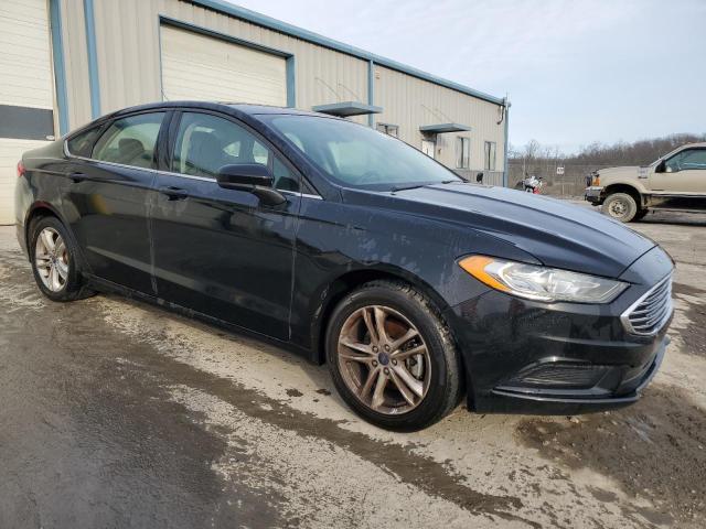 3FA6P0HD8JR202587 - 2018 FORD FUSION SE BLACK photo 4