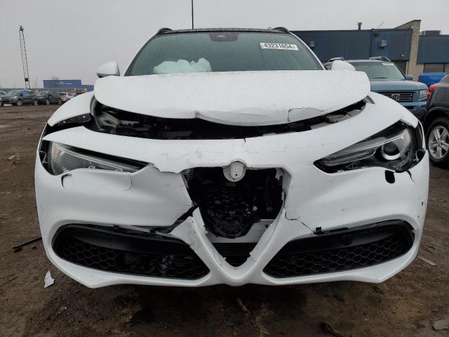 ZASPAKBN5P7D51012 - 2023 ALFA ROMEO STELVIO TI WHITE photo 5