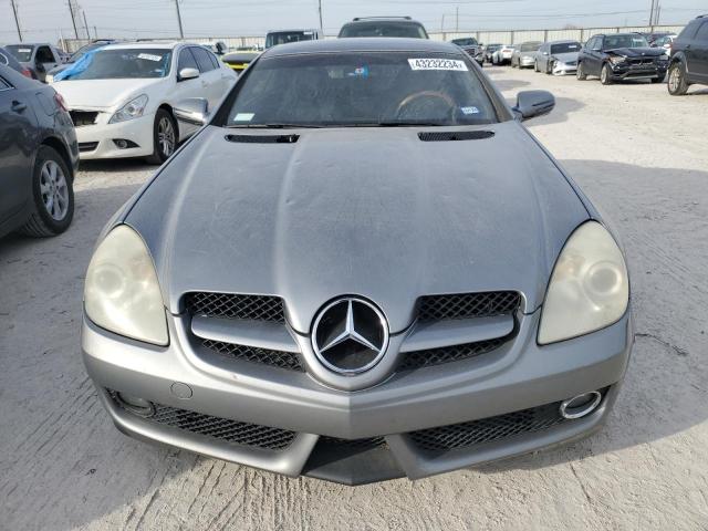 WDBWK54F69F191948 - 2009 MERCEDES-BENZ SLK 300 GRAY photo 5