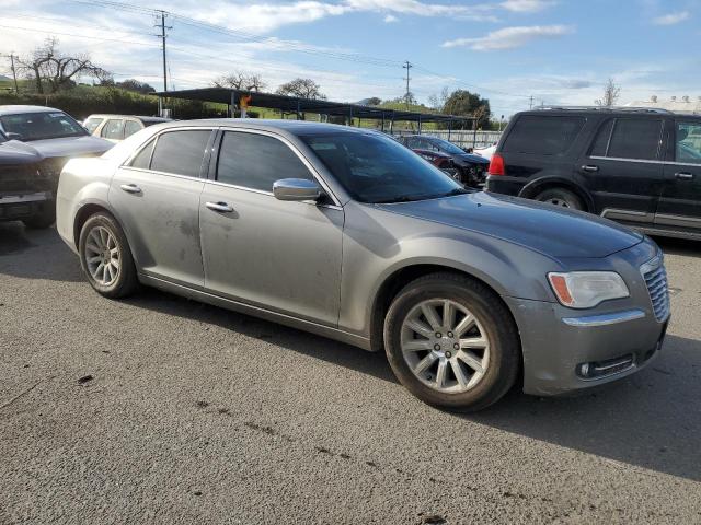 2C3CA5CG3BH557942 - 2011 CHRYSLER 300 LIMITED GRAY photo 4