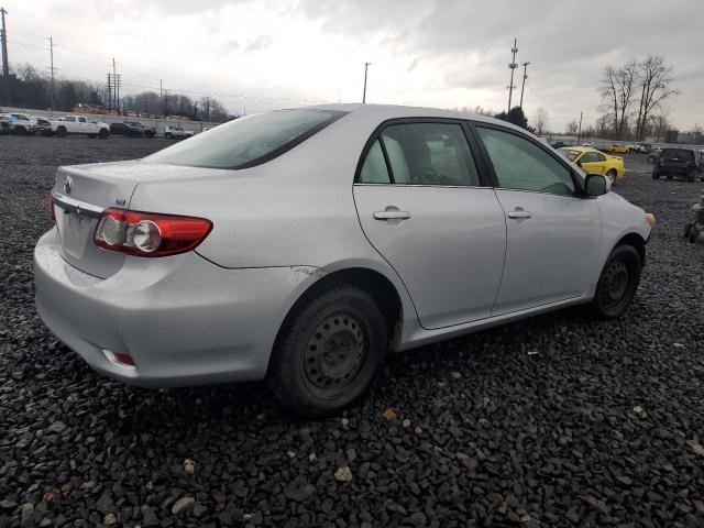 2T1BU4EE3DC997452 - 2013 TOYOTA COROLLA BASE Gümüş foto 3