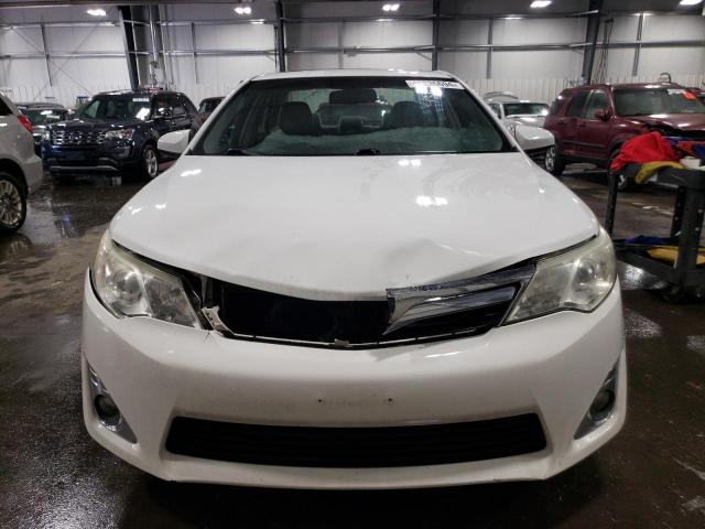 4T1BK1FK9CU501415 - 2012 TOYOTA CAMRY SE WHITE photo 5