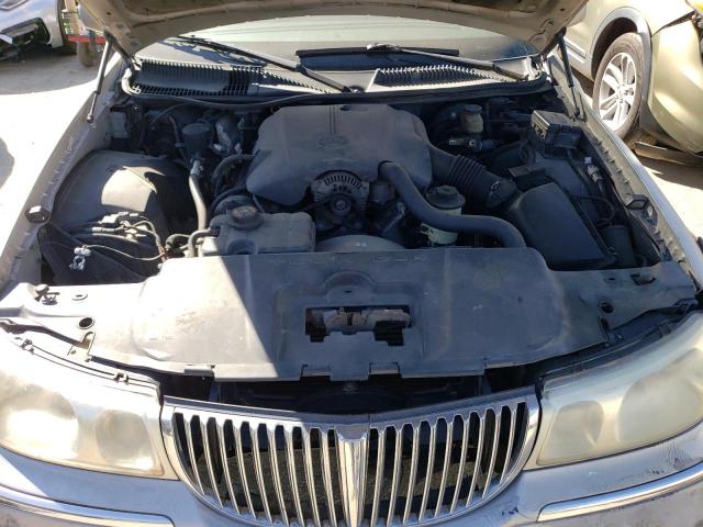 1LNHM81WXYY924219 - 2000 LINCOLN TOWN CAR EXECUTIVE BEIGE photo 11