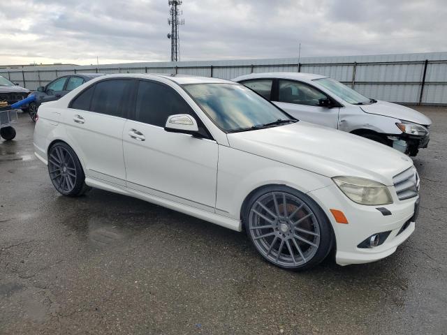 WDDGF56X48F135639 - 2008 MERCEDES-BENZ C 350 WHITE photo 4