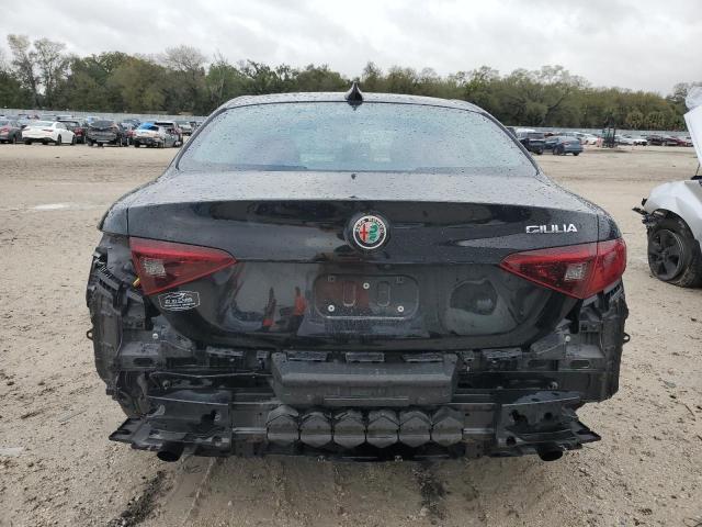 ZARFAEBN0J7573718 - 2018 ALFA ROMEO GIULIA BLACK photo 6