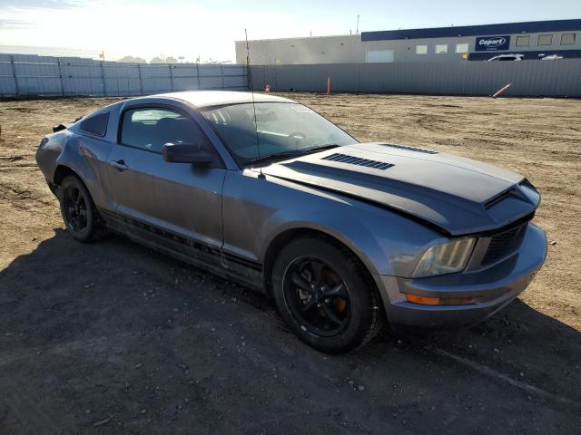 1ZVFT80N965105771 - 2006 FORD MUSTANG SILVER photo 4