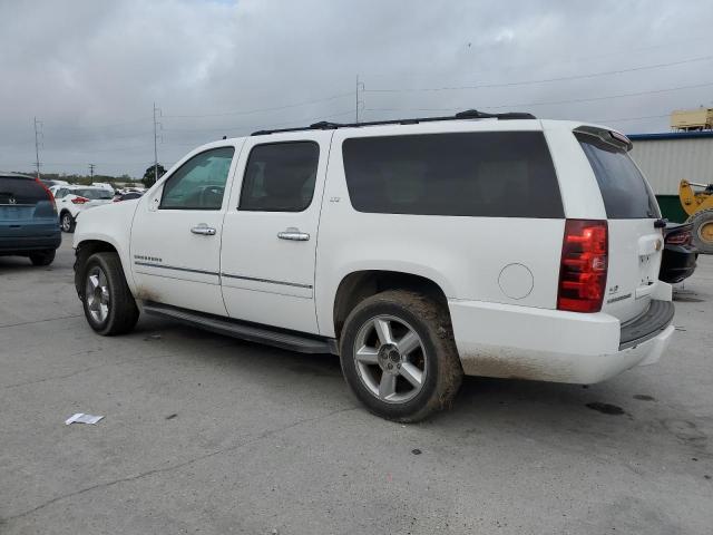 1GNSCKE04BR399697 - 2011 CHEVROLET SUBURBAN C1500 LTZ WHITE photo 2