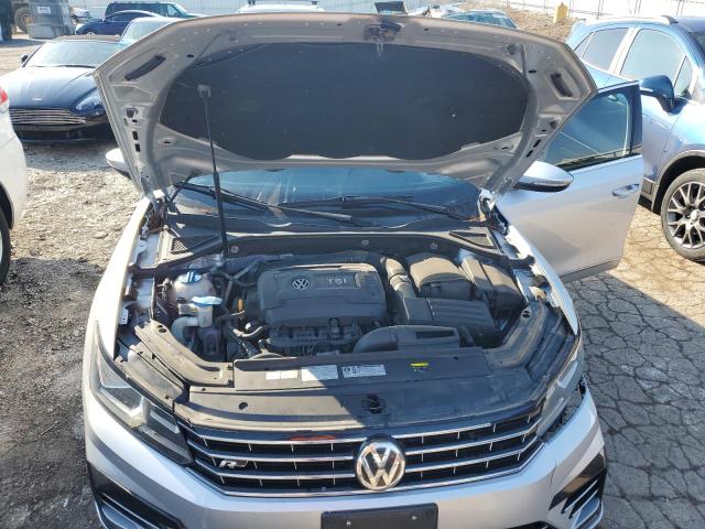 1VWDT7A31HC040041 - 2017 VOLKSWAGEN PASSAT R-LINE فضي صورة 11