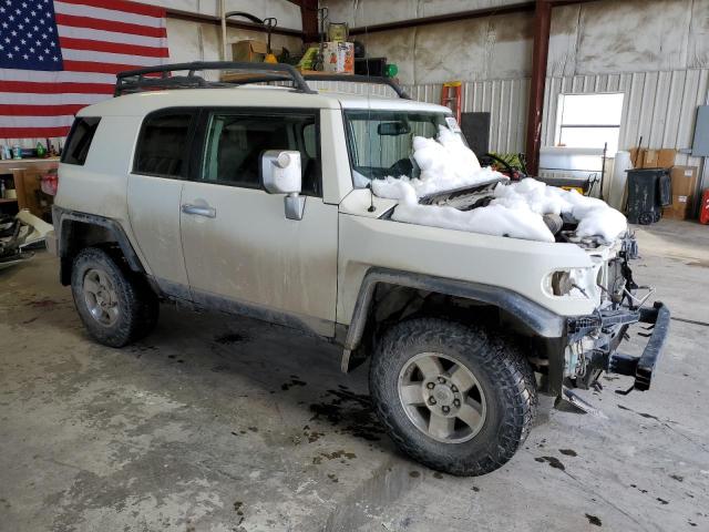 JTEBU4BF1AK082859 - 2010 TOYOTA FJ CRUISER WHITE photo 4