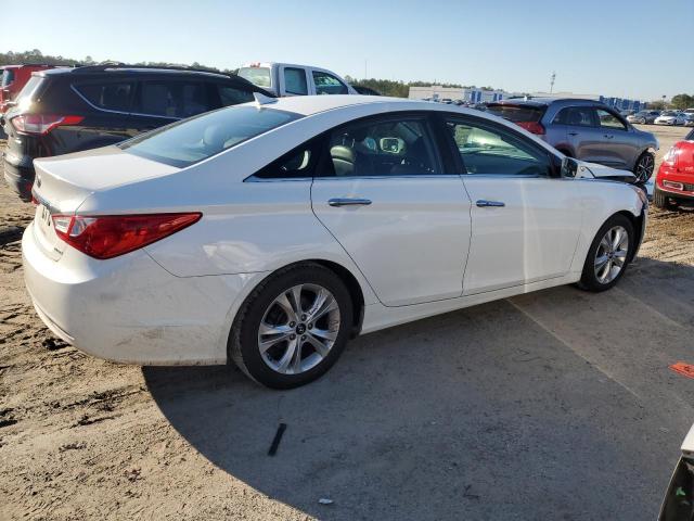 5NPEC4AC1BH125916 - 2011 HYUNDAI SONATA SE WHITE photo 3