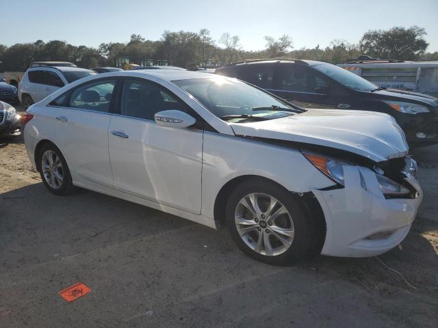 5NPEC4AC1BH125916 - 2011 HYUNDAI SONATA SE WHITE photo 4